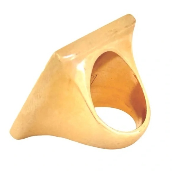 KATE SPADE • Gold Set In Stone Citrine Yellow Crystal Cocktail Ring - Picture 4 of 9